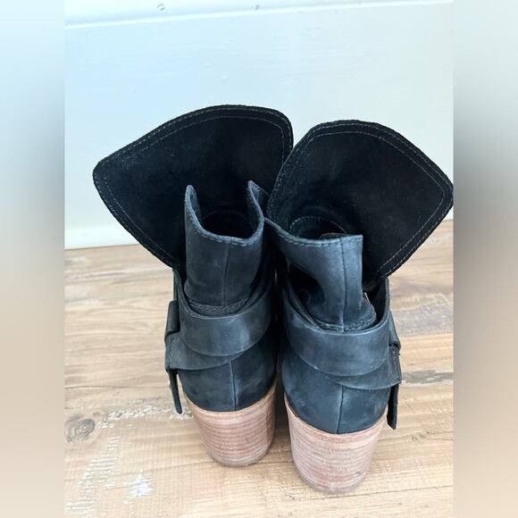 UGG Elora Suede nubuck western Ankle Boot Black Heel Size 8/8.5 - Picture 4 of 6